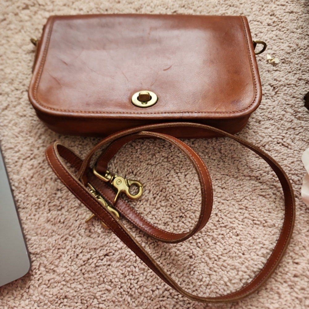 PROJECT Vintage Coach british tan pocket purse 9755